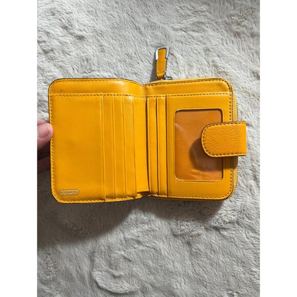 Coach Burnt Orange Leather Bi-Fold Wallet With Card Slots & ID Window - Picture 6 of 12